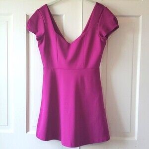 NWT URBAN OUTFITTERS DRESS FUCHSIA FIT FLARE CAP SLEEVE SWEETHEART NECKLINE SZ 4